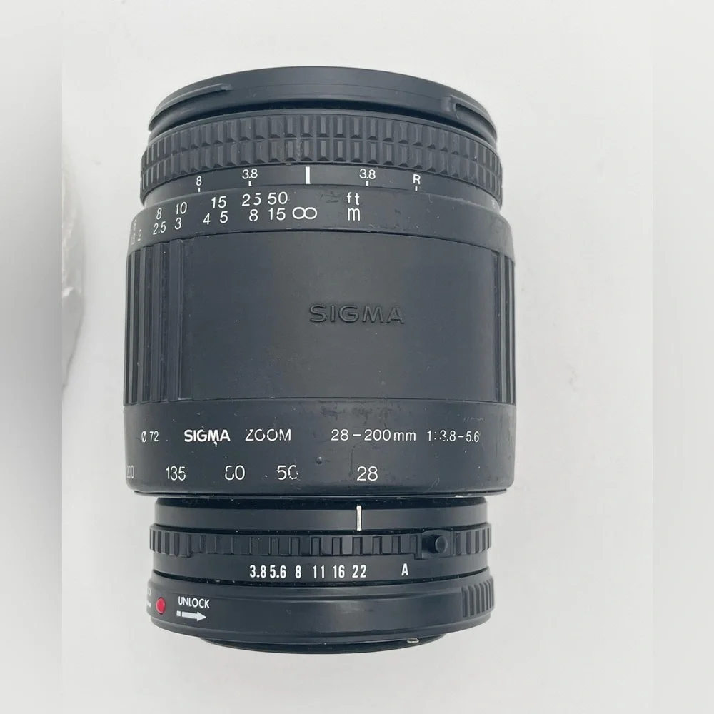 Sigma Zoom Lens for Canon 28mm- 200mm 1:3.5 -5.6 No. 1079404